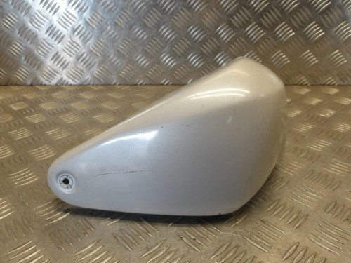 Boczek owiewka pod siedzenie prawa YAMAHA XV 1700 ROAD STAR 04-14r   PN. 4WM-21721-00-P8