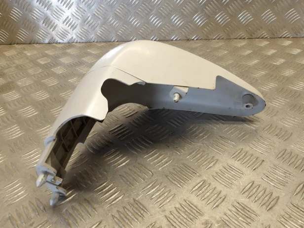 Boczek owiewka pod siedzenie prawa YAMAHA XV 1700 ROAD STAR 04-14r   PN. 4WM-21721-00-P8