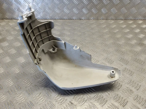 Boczek owiewka pod siedzenie prawa YAMAHA XV 1700 ROAD STAR 04-14r   PN. 4WM-21721-00-P8