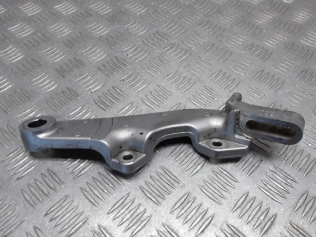 Jarzmo mocowanie zacisku tył YAMAHA XV 1700 ROAD STAR 04-14r   PN. 4WM-25819-00