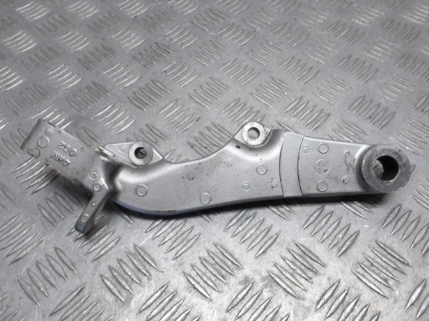 Jarzmo mocowanie zacisku tył YAMAHA XV 1700 ROAD STAR 04-14r   PN. 4WM-25819-00