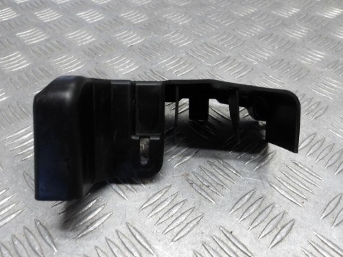 Wypełnienie plastik mocowanie YAMAHA XV 1700 ROAD STAR 04-07r   PN. 4WM-2172E-00