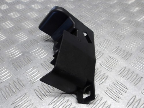 Wypełnienie plastik mocowanie YAMAHA XV 1700 ROAD STAR 04-07r   PN. 4WM-2172E-00