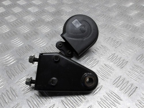 Stelaż mocowanie podestu klakson YAMAHA XV 1700 ROAD STAR 04-05r   PN. 4WM-27443-10
