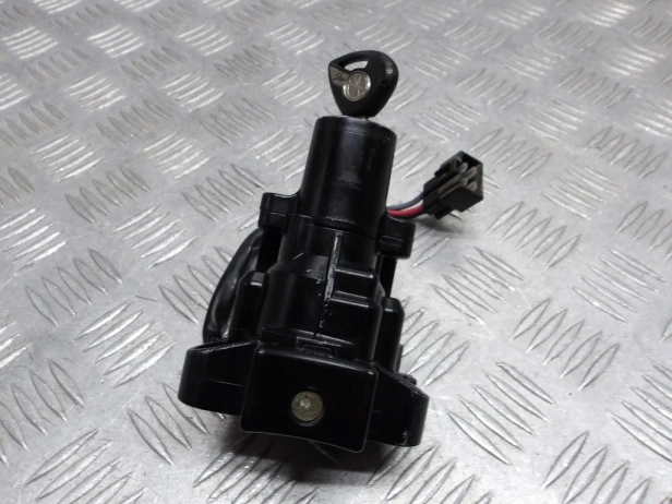Stacyjka korek wlewu YAMAHA XV 1700 ROAD STAR 04-07r   PN. 5VN-82501-02