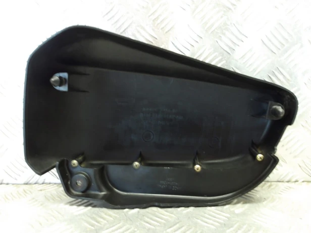 Boczek osłona boczna prawa KAWASAKI VN 1600 MEAN STREAK 04-08r   PN. 36001-1650