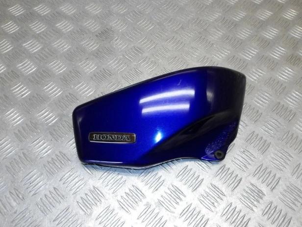 Boczek osłona boczna prawa HONDA VTX 1800 N/R/S/T 02-08r   PN. 83510-MCV-000