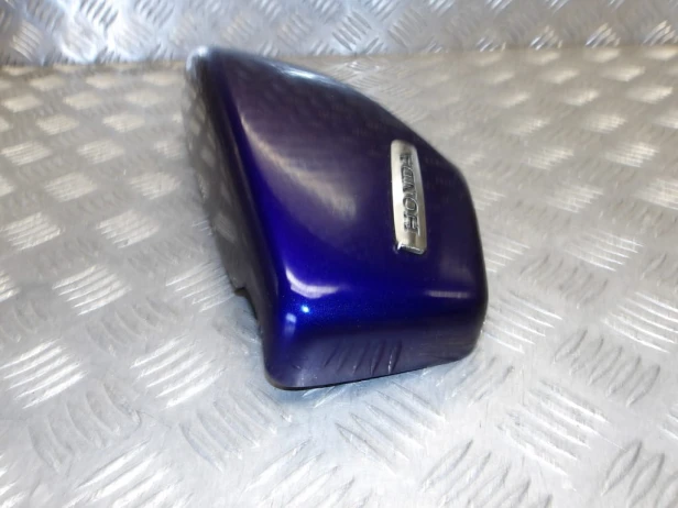 Boczek osłona boczna prawa HONDA VTX 1800 N/R/S/T 02-08r   PN. 83510-MCV-000