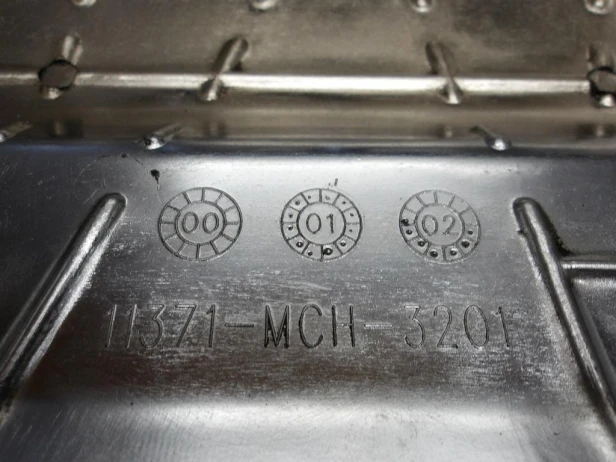 Dekiel osłona silnika lewa HONDA VTX 1800 C/F/N/R/S/T 02-08r   PN. 11370-MCH-000