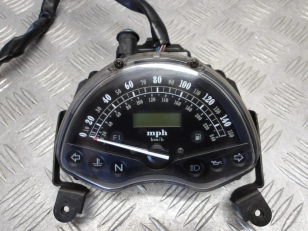 Licznik zegar prędkościomierz HONDA VTX 1800 R/S 02-03r   PN. 37200-MCV-671