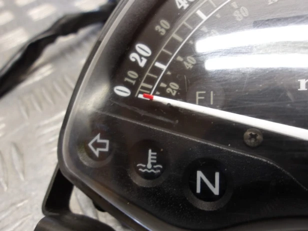 Licznik zegar prędkościomierz HONDA VTX 1800 R/S 02-03r   PN. 37200-MCV-671