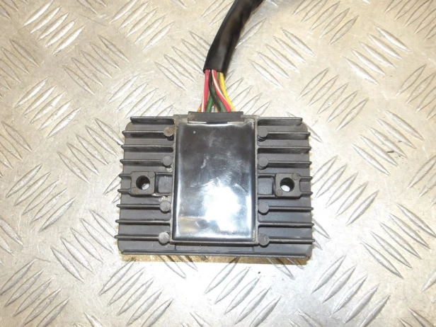 Regulator napięcia HONDA VTX 1800 C/F/N/R/S/T 02-08r   PN. 31600-MCH-000