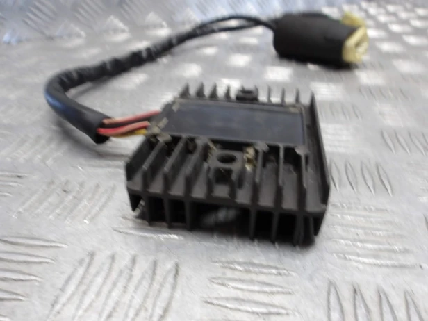 Regulator napięcia HONDA VTX 1800 C/F/N/R/S/T 02-08r   PN. 31600-MCH-000